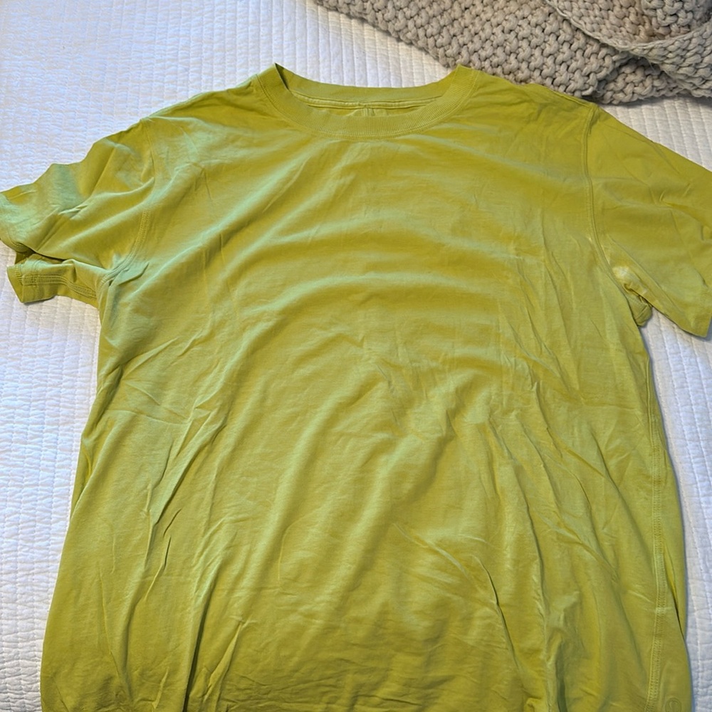 (2) all yours tee Lululemon size 6